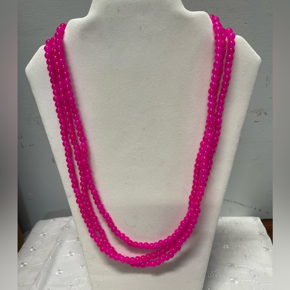Extra Long Elegant Single Strand Pink Plastic Beaded Necklace